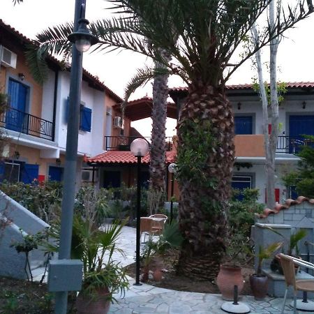 9 Musses Hotel Apartments Skala Mistegnon Eksteriør billede