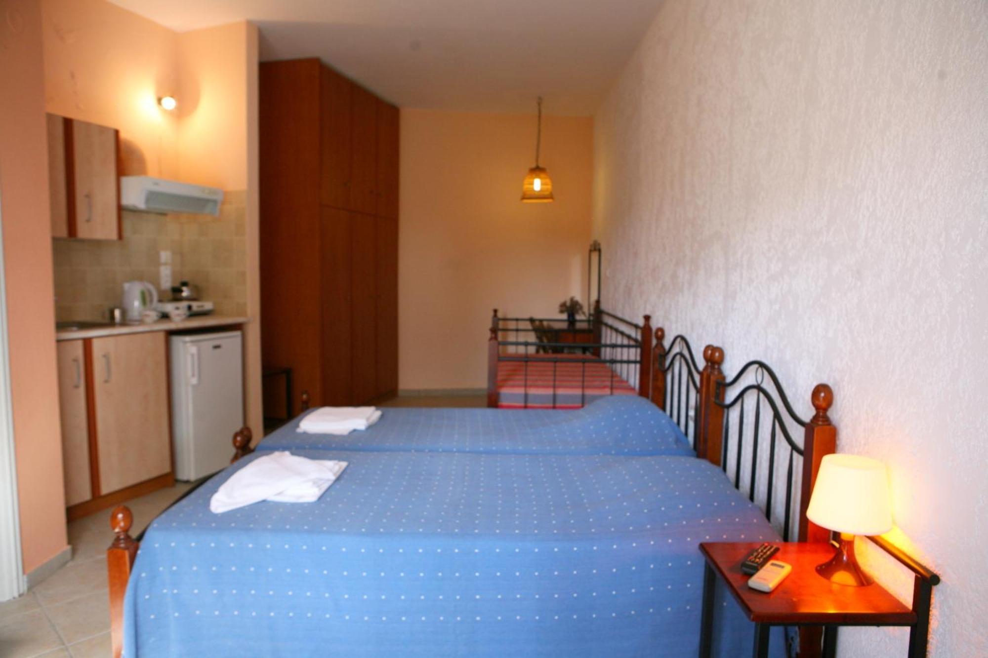 9 Musses Hotel Apartments Skala Mistegnon Værelse billede