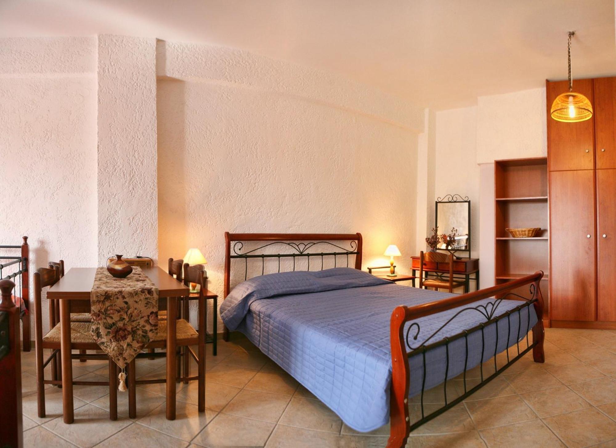 9 Musses Hotel Apartments Skala Mistegnon Eksteriør billede