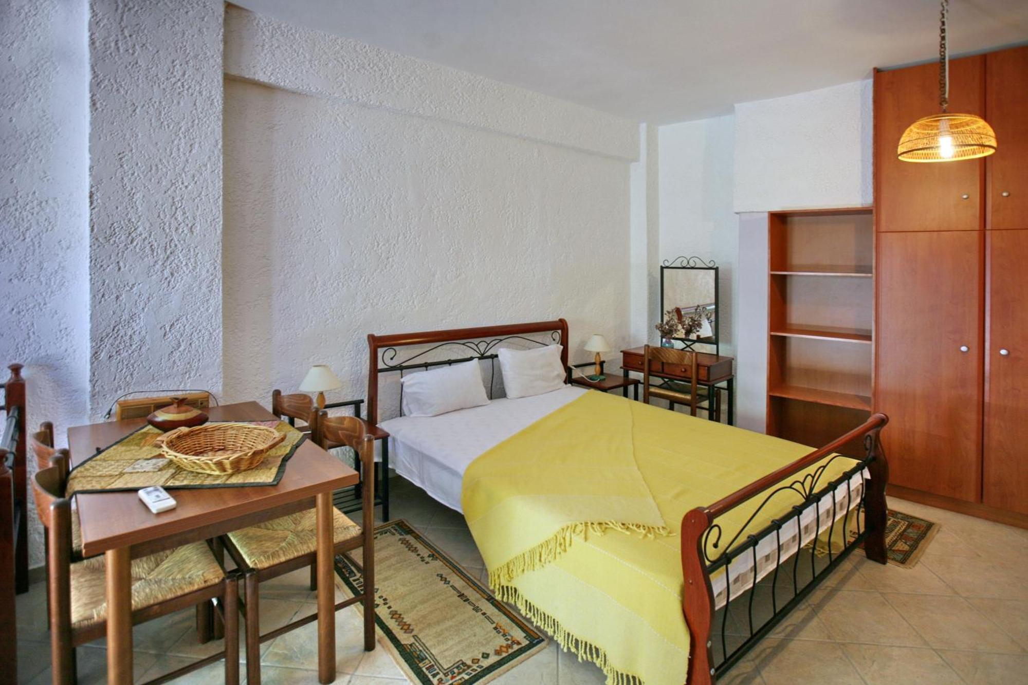 9 Musses Hotel Apartments Skala Mistegnon Eksteriør billede
