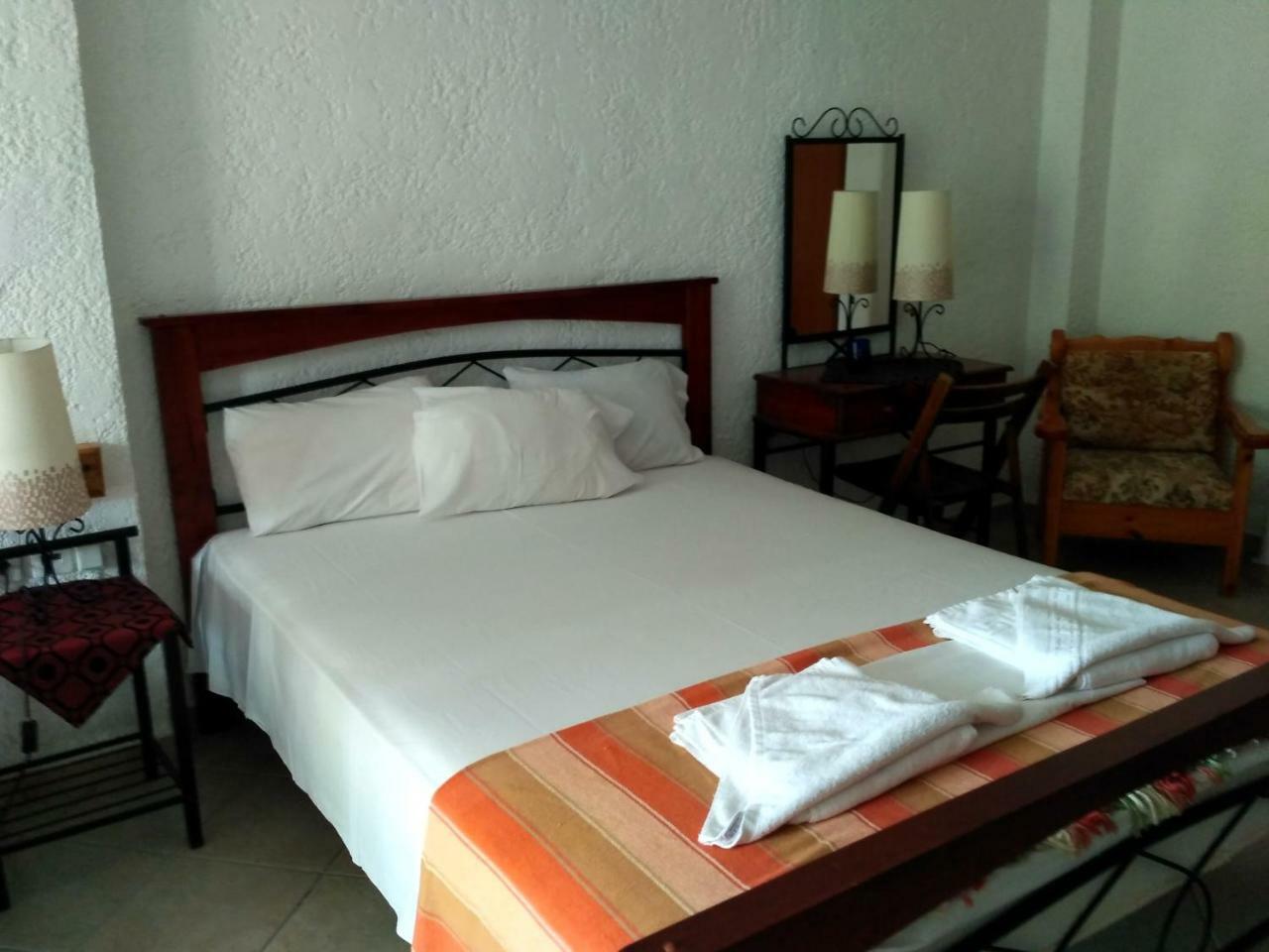 9 Musses Hotel Apartments Skala Mistegnon Eksteriør billede