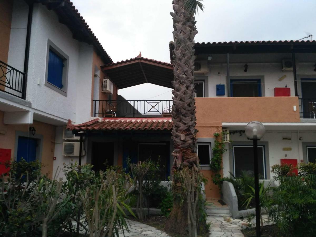 9 Musses Hotel Apartments Skala Mistegnon Eksteriør billede